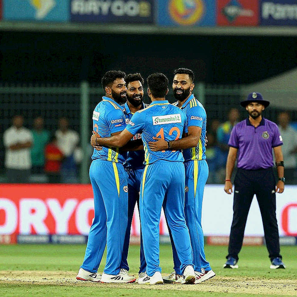 ট্রান্সফার উইন্ডোর শিরোনাম আর ওয়েজ বিলের লেজার: উপসাগরীয় ফ্র্যাঞ্চাইজি ক্রিকেটের আসল হিসাব