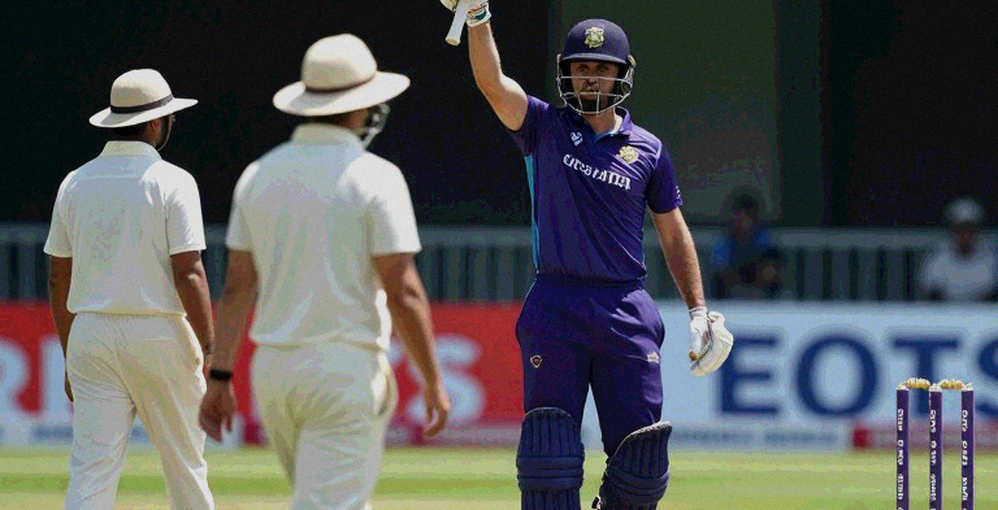 অভিষেকের নিষ্ঠুরতা: ইন্দোরে একটি ইনিংসের ভেতরের স্থাপত্য